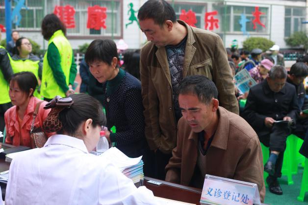 “关爱儿童·复聪行动”走进黔江 副区长谢承刚:用爱撑起希望的蓝天