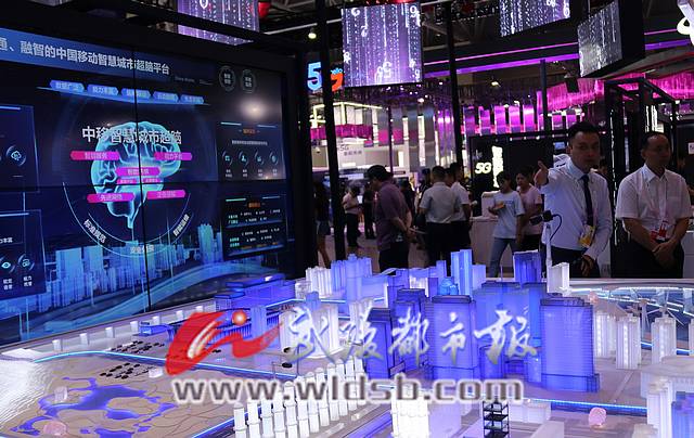 人口展动_我爱你动图骂人口型